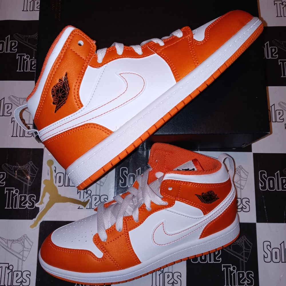 🚫SOLD🚫Nike Air Jordan 1 Mid SE PS Electro Orange